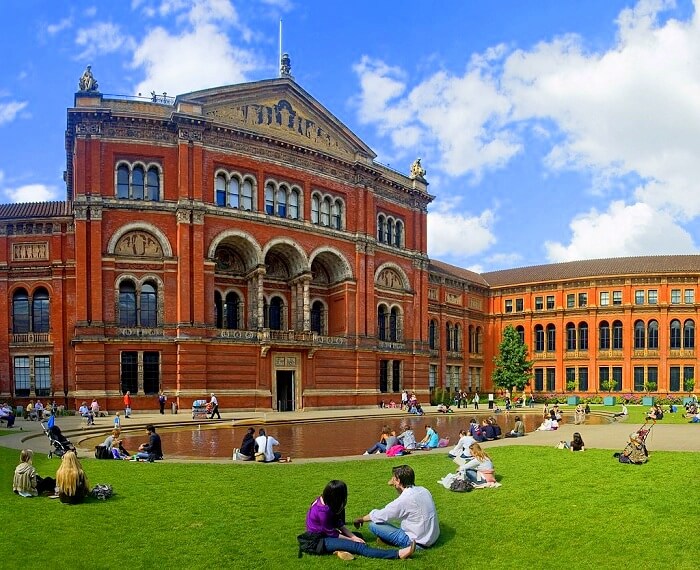 Albert Victoria Museum London