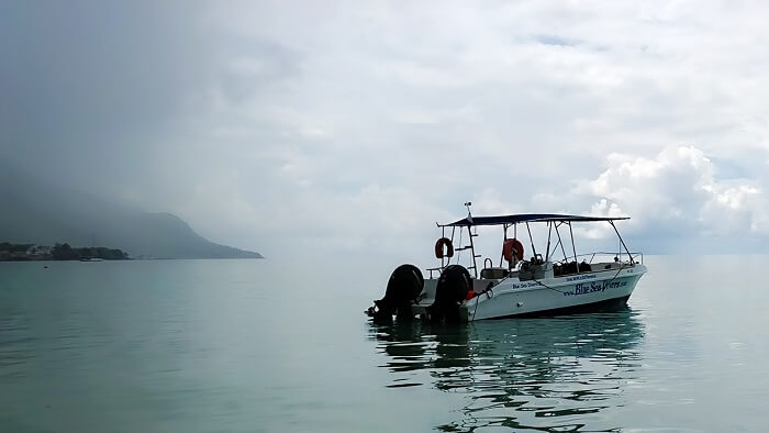 sandeep seychelles trip: going for scuba diving