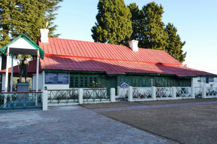 Front view of Anaskti Ashram in Kausani