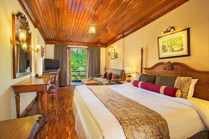 room in naini retreat