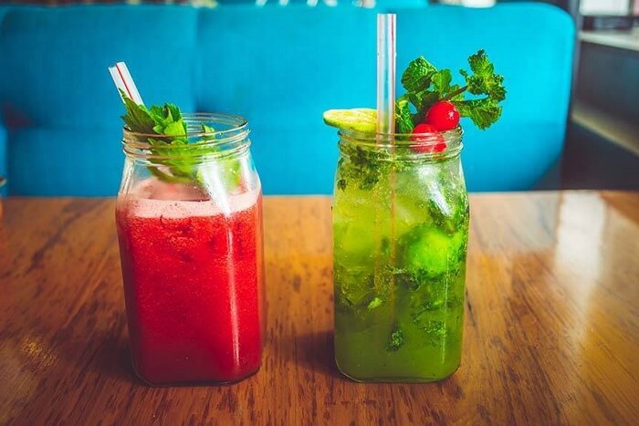 visit cafe Delhi Heights in Chanakyapuri