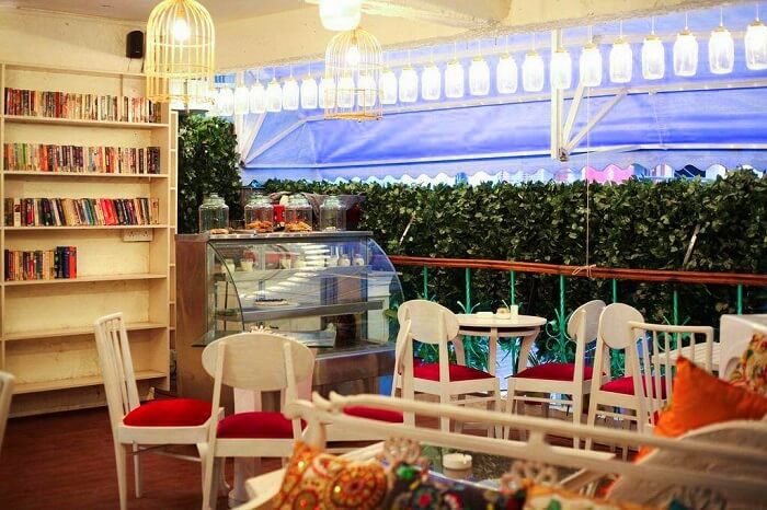 dine & have coffee at Ivy & Bean