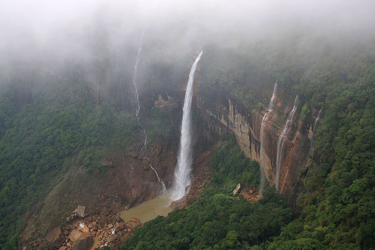 Nohkalikai Falls