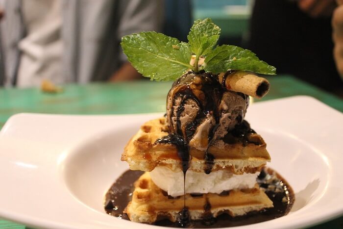 have cheap but good food at The Hudson Cafe, GTB Nagar
