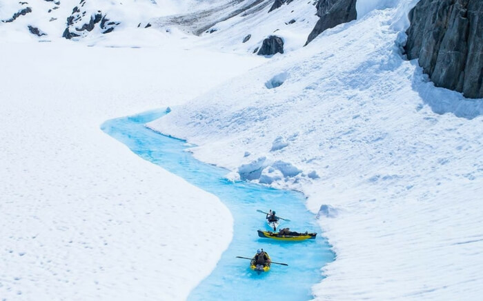 Go Glacier Kayaking In Canada & Live Your Craziest Fantasy