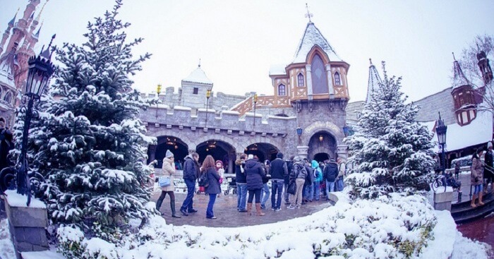 Disneyland Got Covered In Snow And It’s Magical