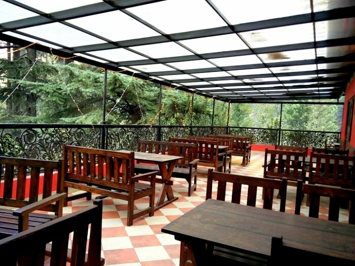born cafe in kasol