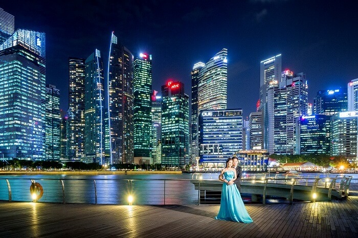 couple in singapore downtown