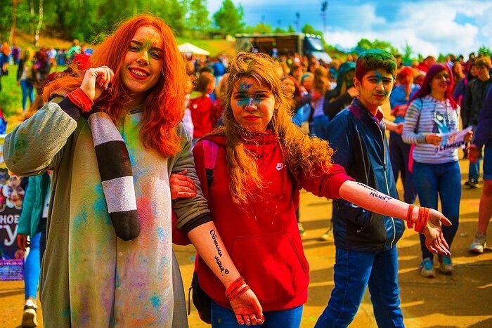 holi