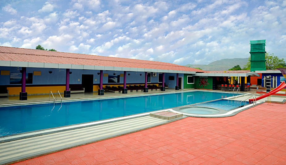 007 universe resort