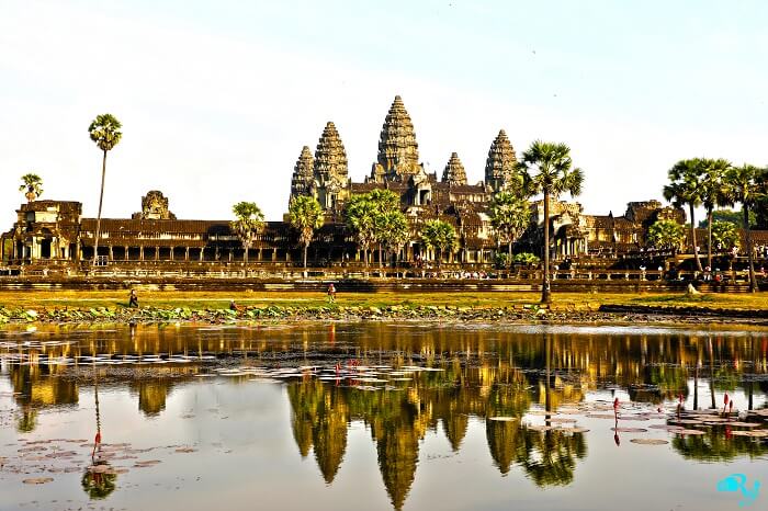 lake in angkor wat