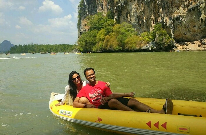 Family traveling in Thailand