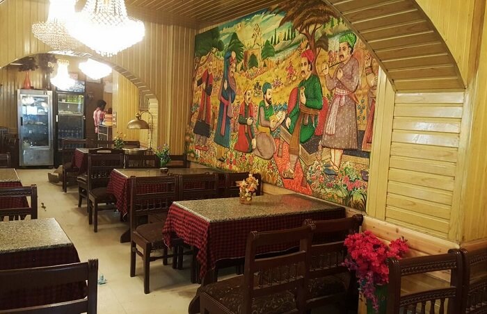 8 Best Restaurants In Srinagar That Are Perfect For All!