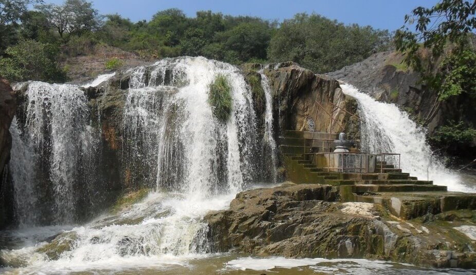 tourist places between bangalore and vellore