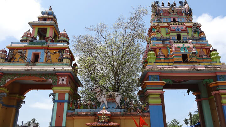 a colourful old temple in Kollam