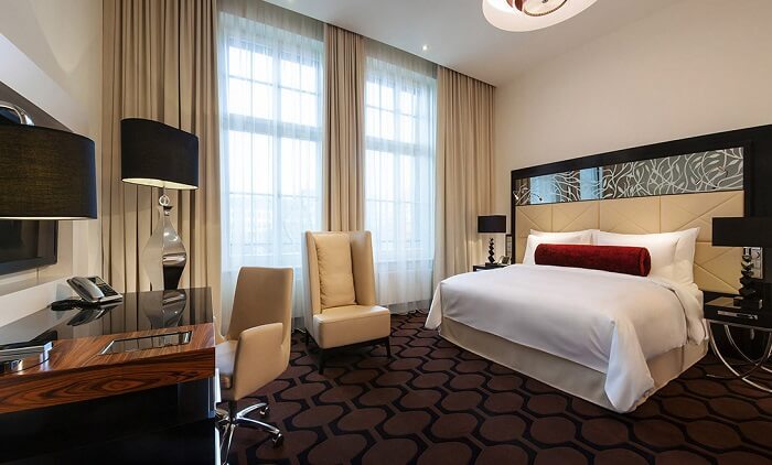 stay at Hotel Am Steinplatz, Berlin germany