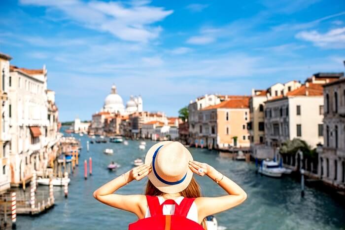 venice plans to segregate locals & tourists