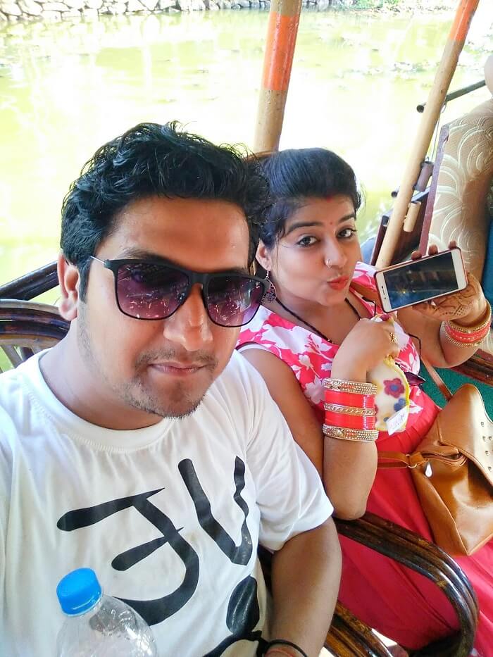 Houseboat cruise