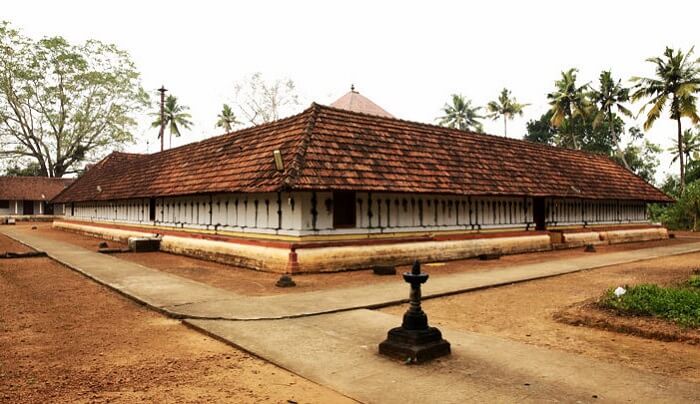 Kaduthuruthy Thali Sree Mahadeva Temple