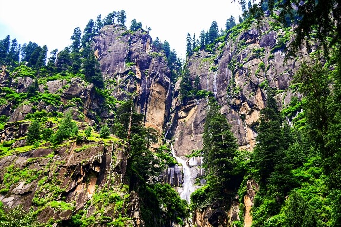 Top 5 Waterfalls In Himachal Pradesh That Are A Must-Visit