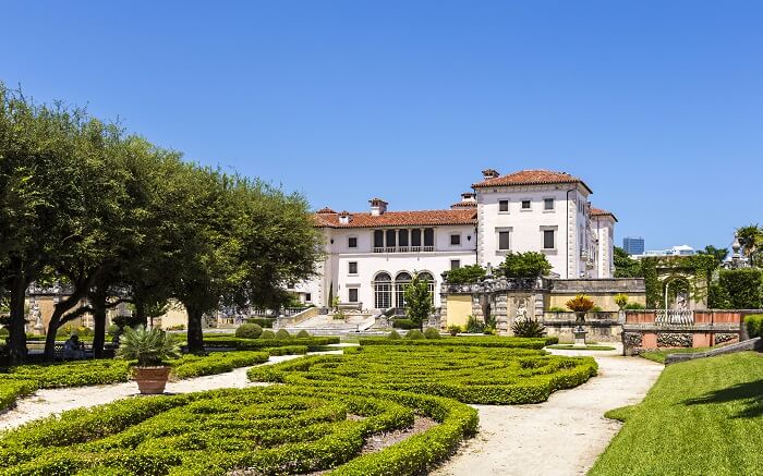 Explore the Vizcaya Museum and Gardens