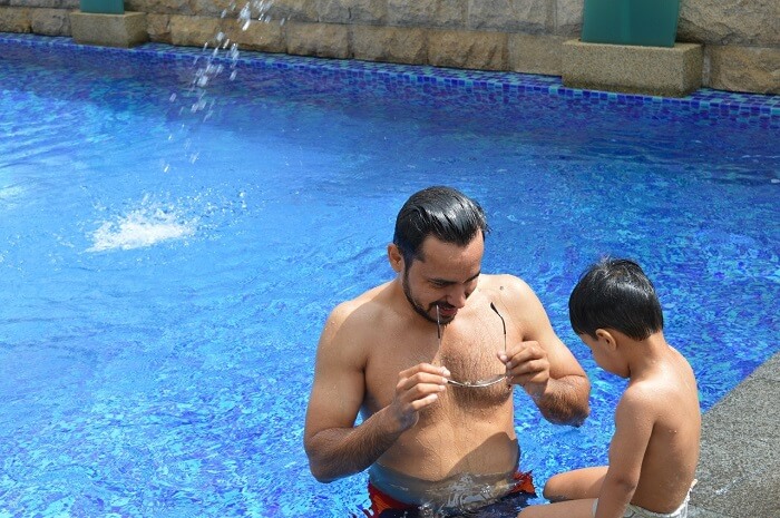anshu singapore trip: sushant with son in swimming pool