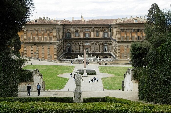 Outside view of Palazzo Pitti