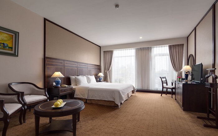 Zephyr Hotel