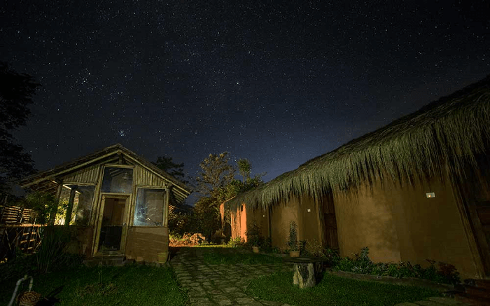 Deshadan Eco-Valley Resort at night