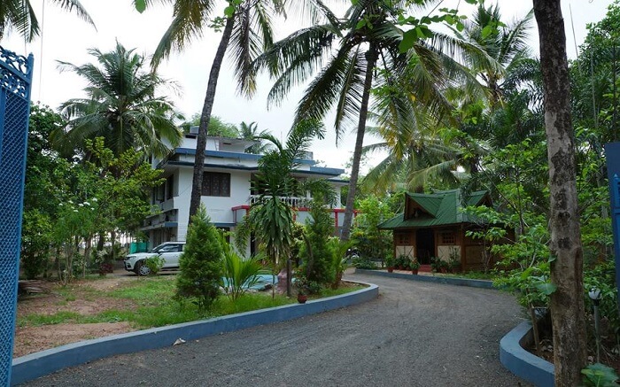 Entrance of Meenkunnu Beach Resort ss11052017