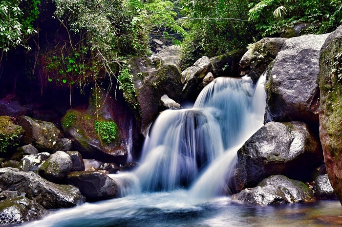Mawsmai Falls cherrapunji meghalaya