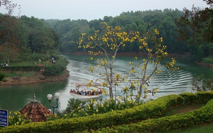 people enjoying boating at Pilikula Park and Golf Course
