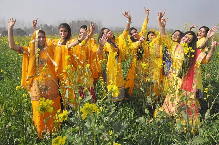 Lohri 2021: What the meaning behind the Punjabi winter festival is, and how  it's celebrated