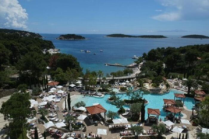 acj-0507-croatia-beach-resort (7)
