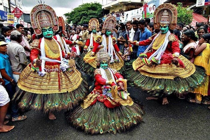 dancers in onam