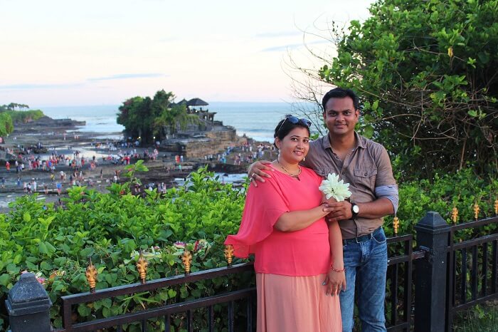 bali temple couple