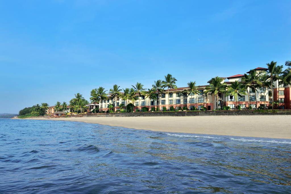 5-star-luxury-hotels-in-goa-with-private-beach-and-casino-doubletree