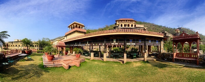 make you feel like royalty with its landscaped