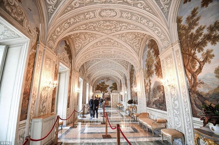 papal Throne
