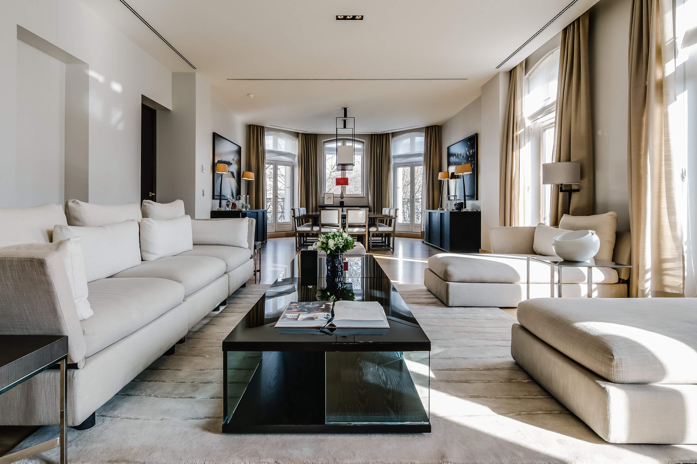 Eiffel Hideaway
