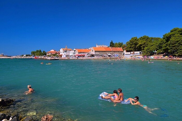 Sveti Jakov Beach