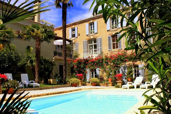 paris holiday homes