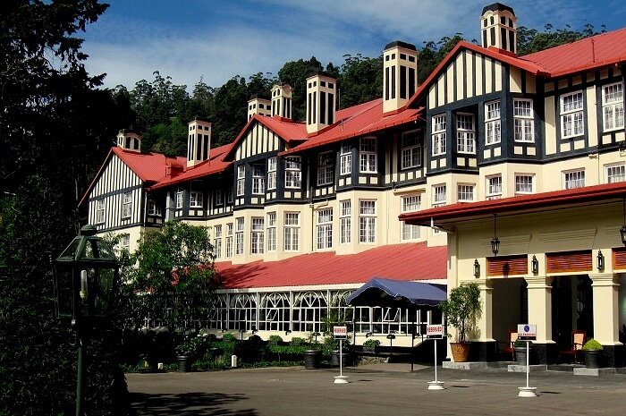 1200px-Grand_Hotel_Nuwara_Eliya_026
