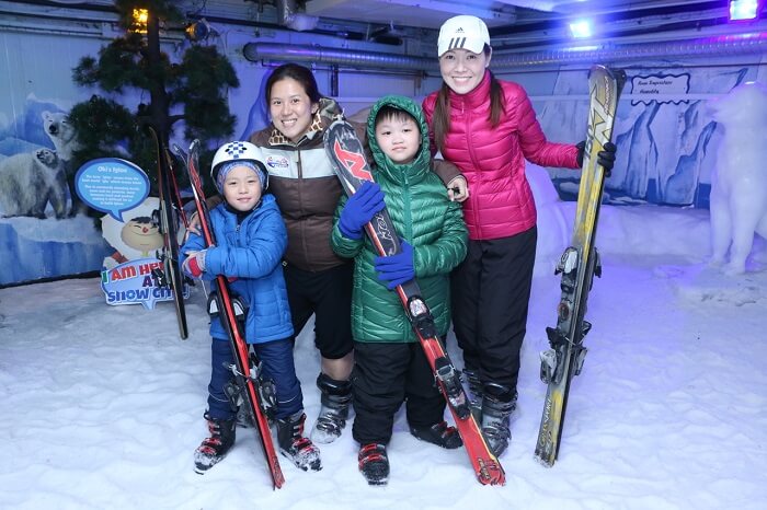 Who all can snowboard in singapore