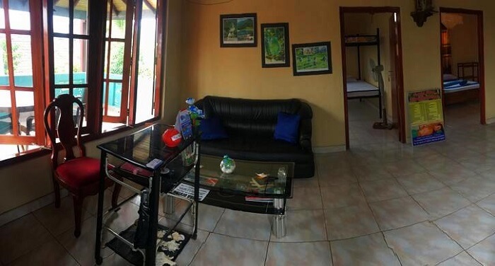 Blurray Hostel Negombo