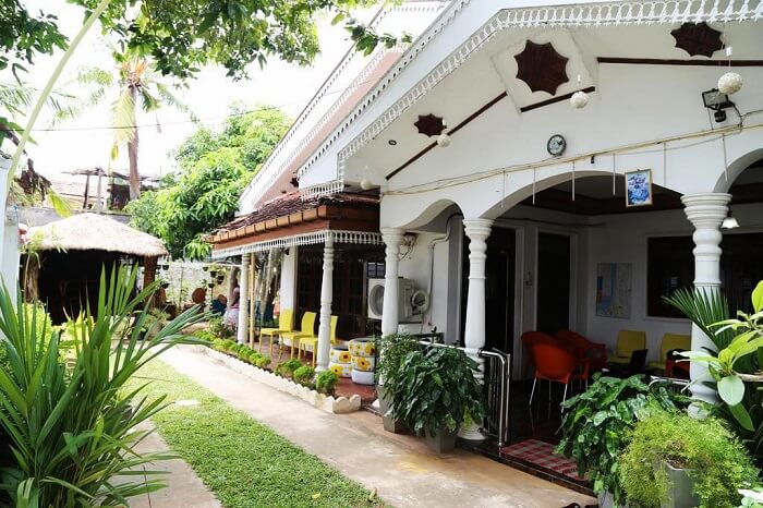 Yoho New Negombo Beach Hostel