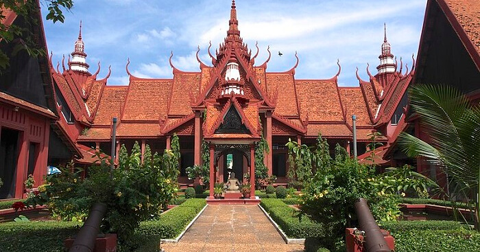 7 Must Places To Visit In Phnom Penh For Every Traveler!