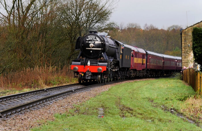 London to Edinburgh train