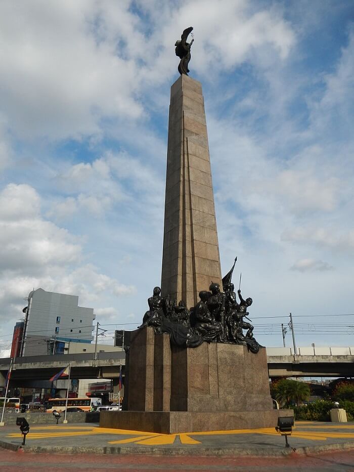 Bonifacio Circle Monumento