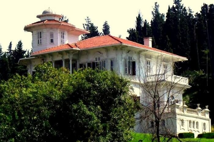 Cemil Molla Mansion